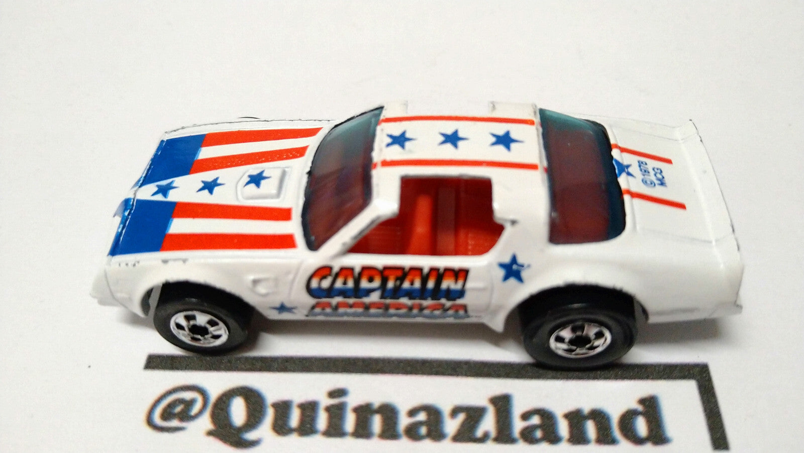 Hot Wheels 1979 the heroes version BW Hot Bird Captain america  (A11)