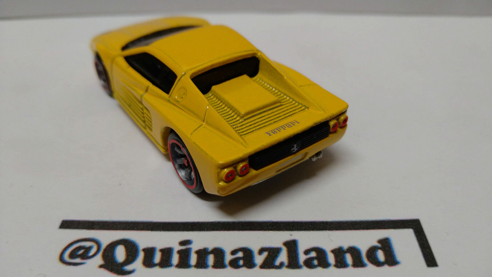 Hot Wheels 2008 Ferrari racer  Ferrari F512M   (A36)