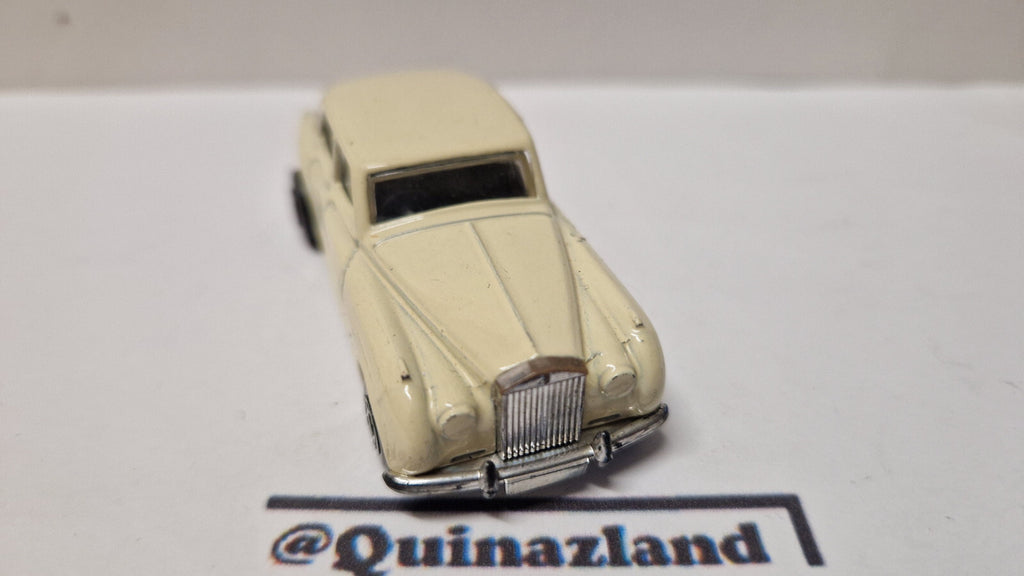 Matchbox 1986/88 mainline 062 Rolls-Royce silver cloud    (A33)