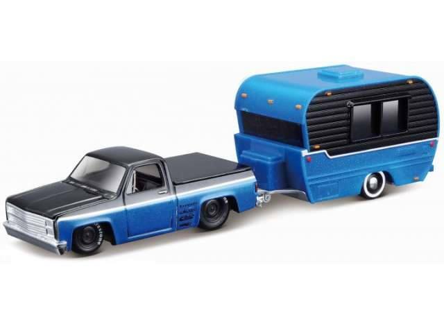 Maisto Design Tow & Go 1987 Chevrolet 1500 with Classic Craft (CT06)