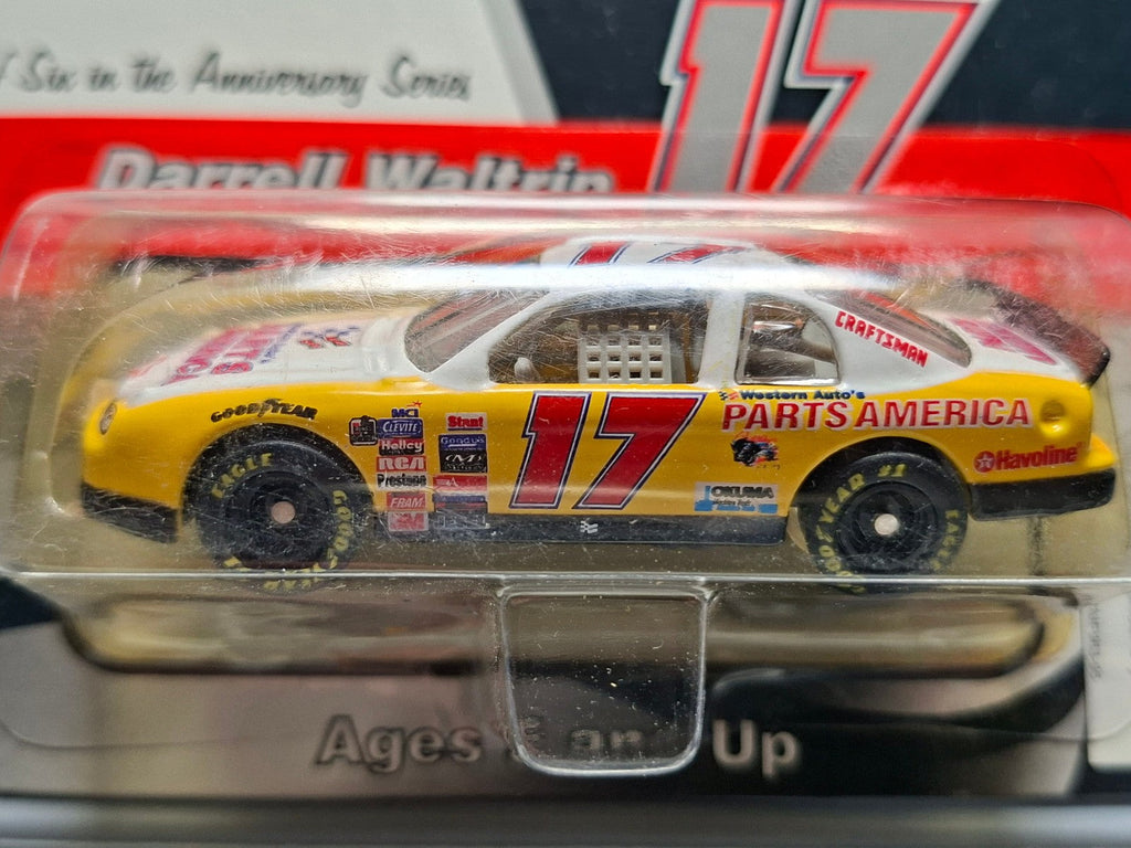 Revell 1/64 1997 25th anniversary  Chevrolet Monte Carlo Darrell Waltrip  (NG15)