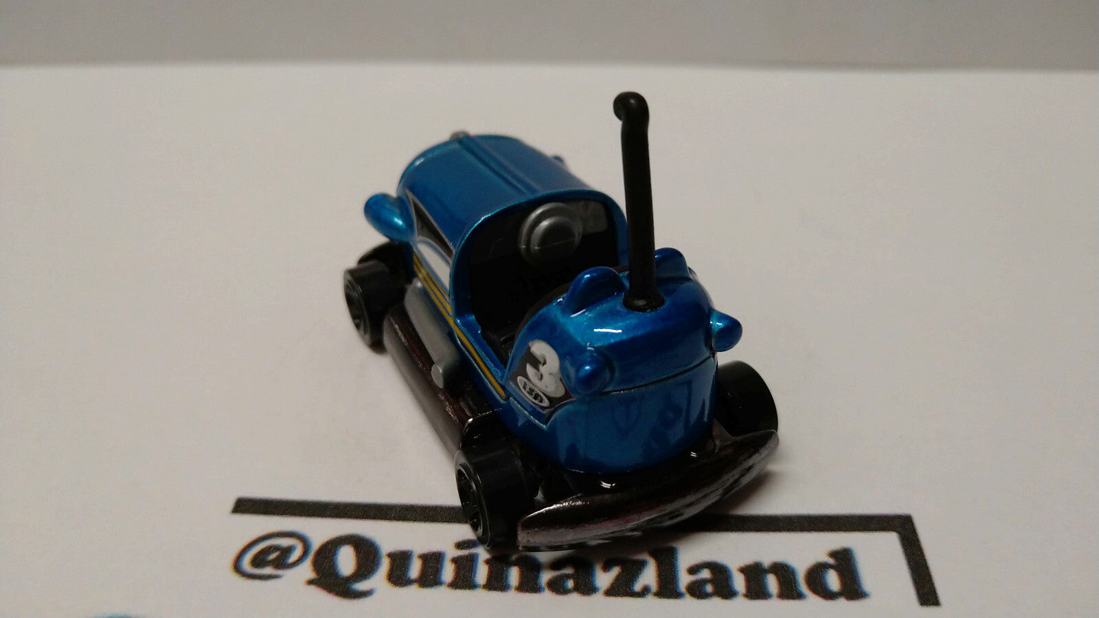 Hot Wheels Bump around 2013-145  (A12)