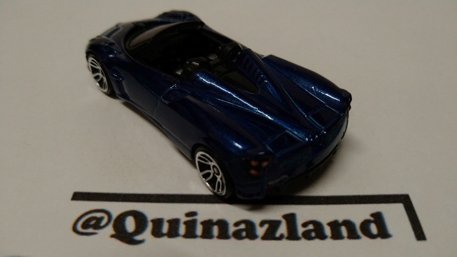 Hot Wheels 17 pagani huayra roadster  2017-290 (A18)