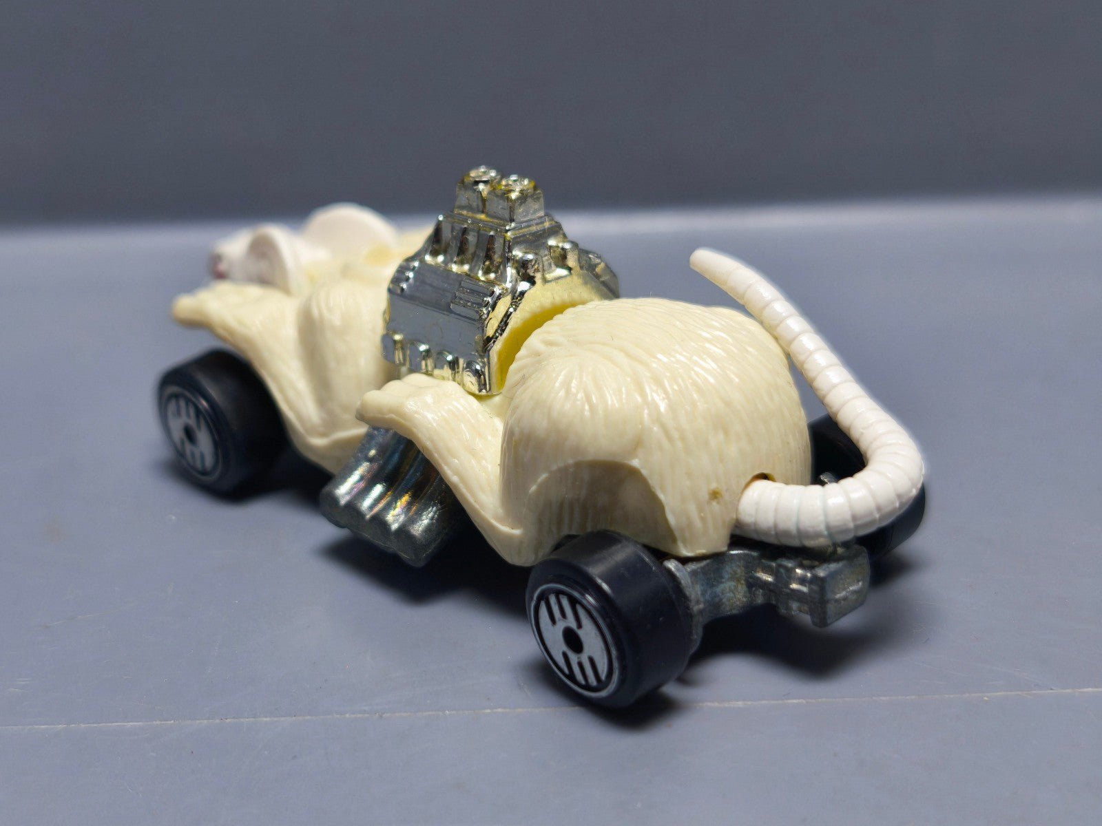 Hot Wheels 1988 speed demons Ratmobile  (A12)