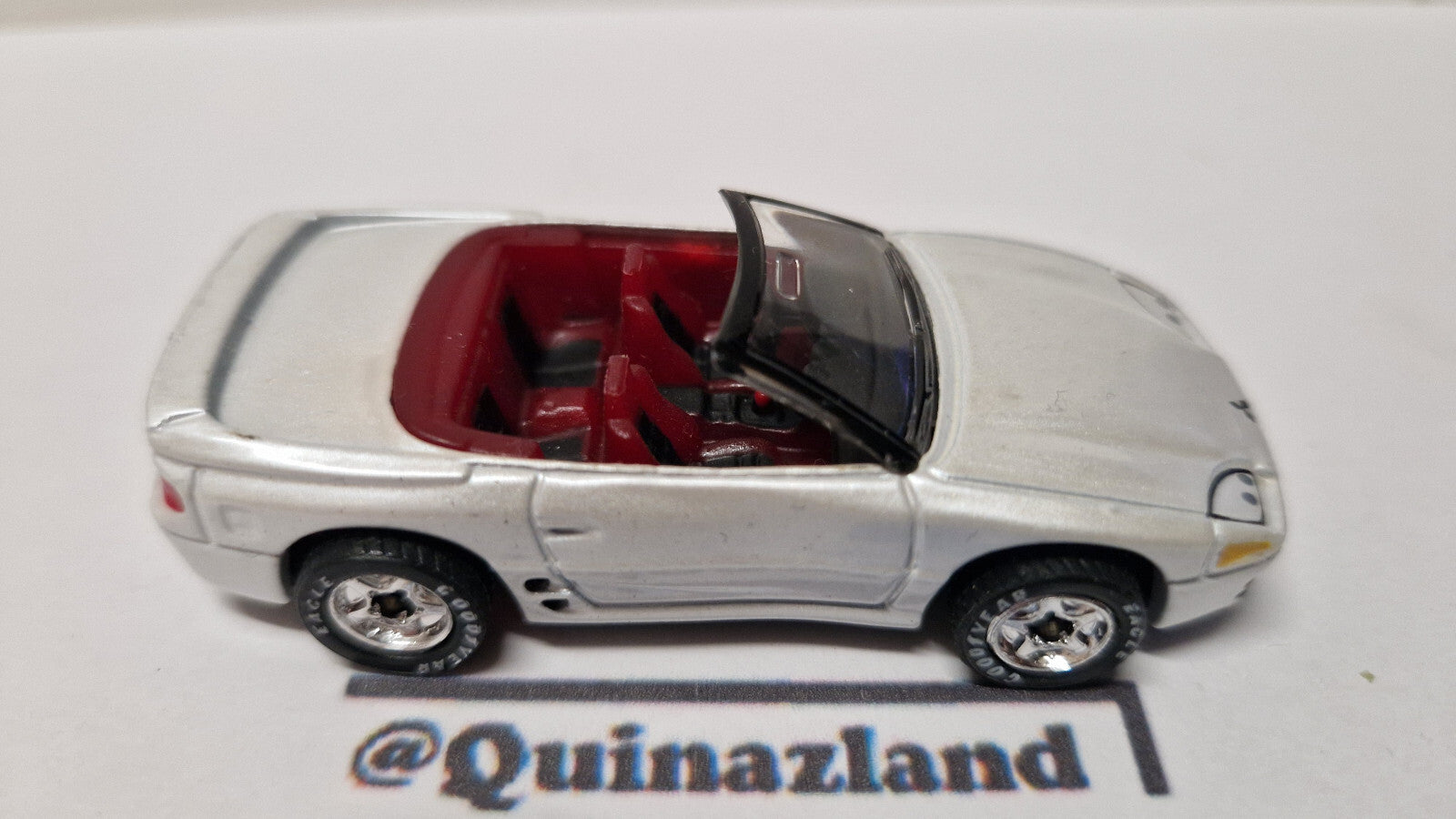 Matchbox  1998 premiere world class série 16 Mitsubishi spyder     (A30)
