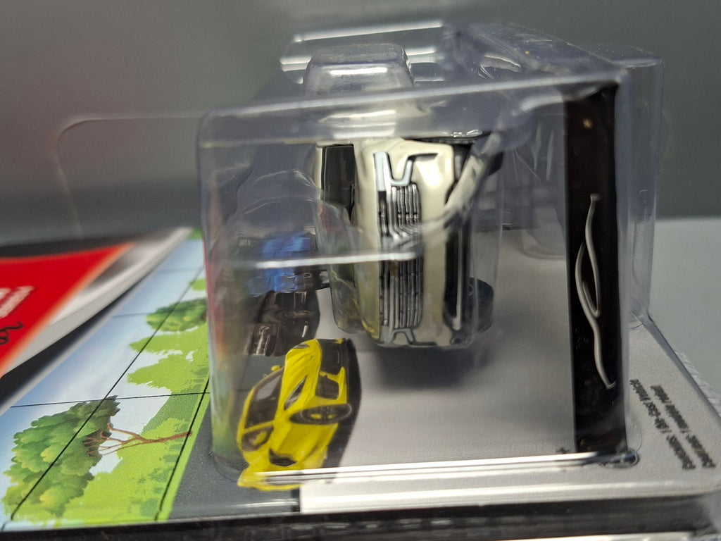 Greenlight Showroom Floor Series 4 2023 Chevrolet Tahoe Premier    (NG74)