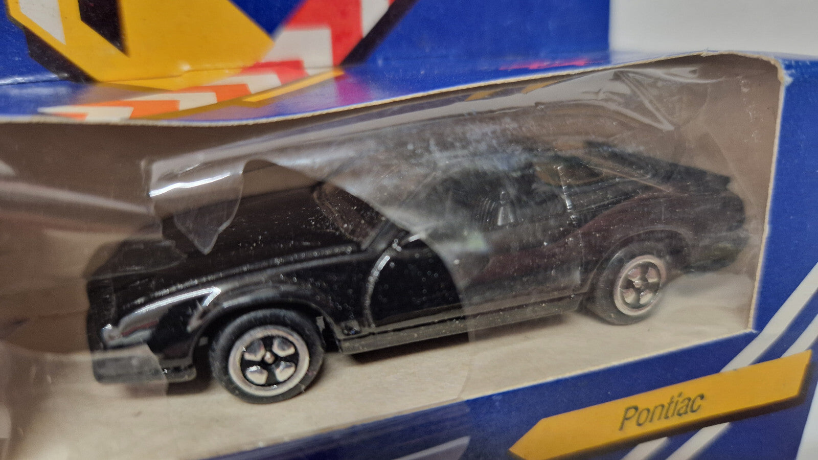 Corgi  Pontiac Firebird      boite et bulle abimées (NP27)