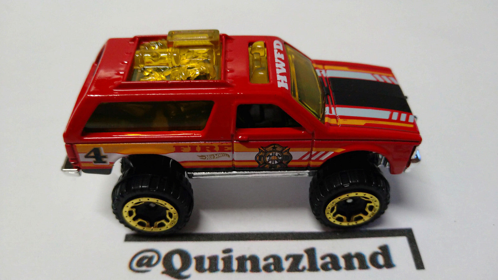 Hot Wheels Chevy Blazer 4X4 2016-213      (A20)