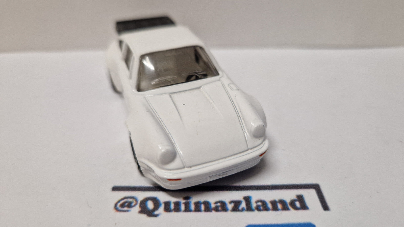 Siku  Porsche 911 turbo     (A27)