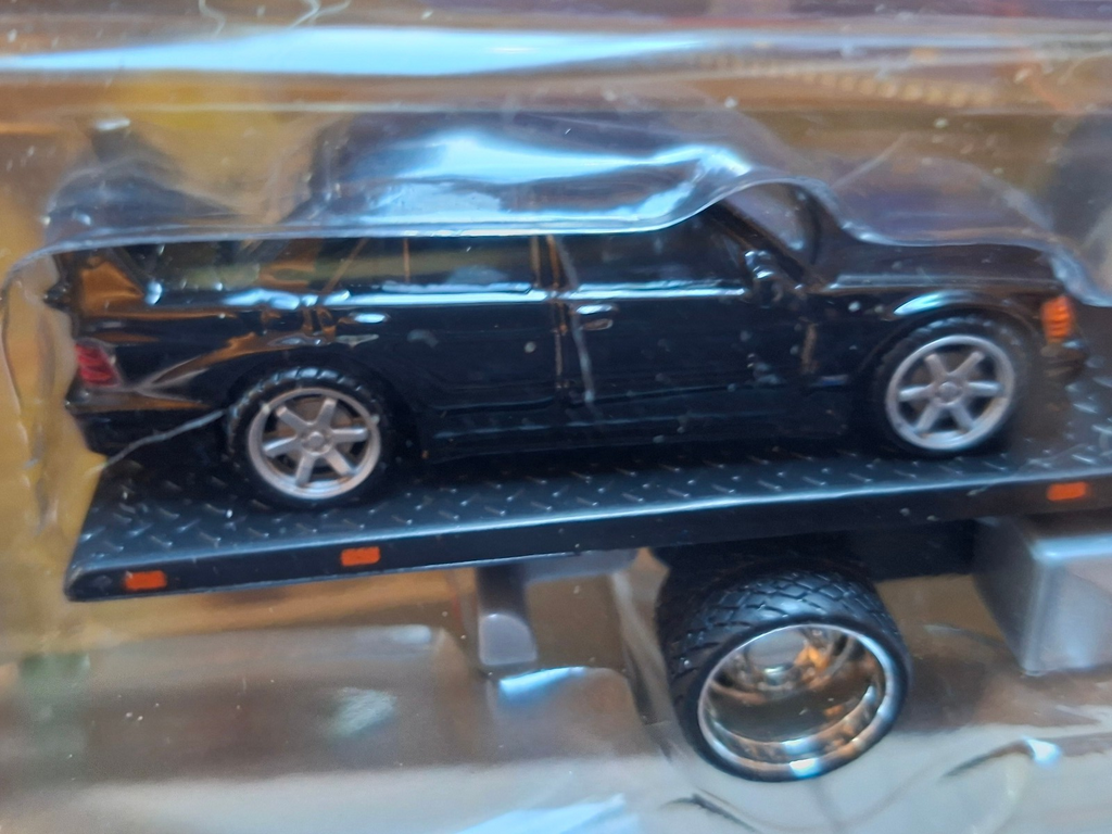 Maisto Design International Durastar Flatbed / 1990 Mercedes-Benz 190E (C6)