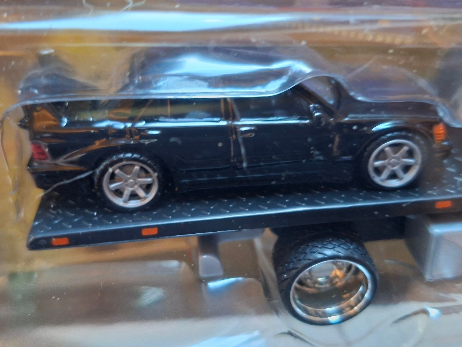 Maisto Design International Durastar Flatbed / 1990 Mercedes-Benz 190E (C6)