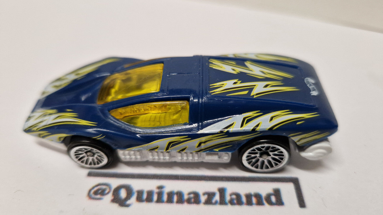 Hot Wheels 2002 kringle's Kruisers Silver bullet    (A29)