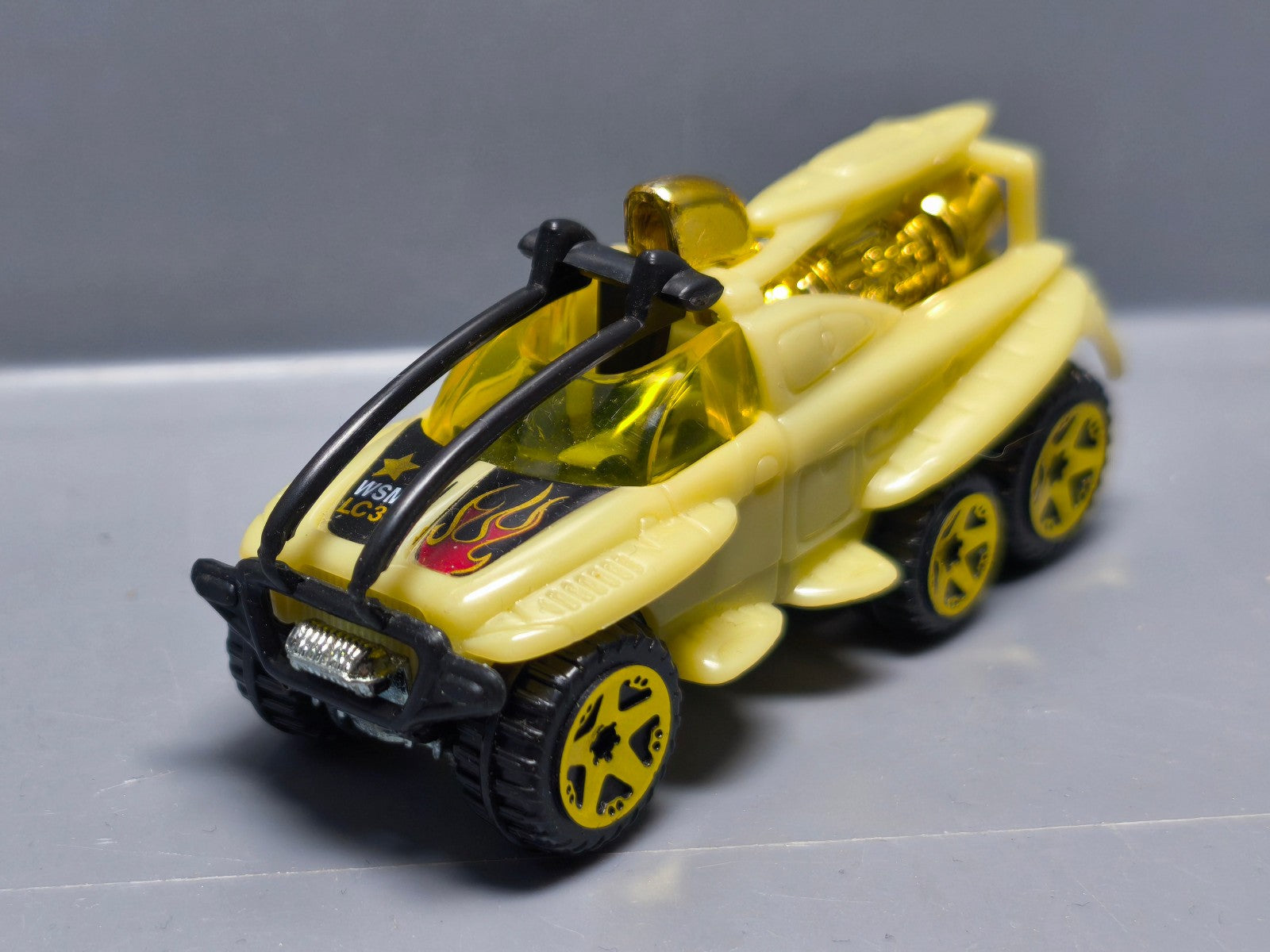 Hot Wheels Xs-ive version 5sp gold 2002-140 (A28)