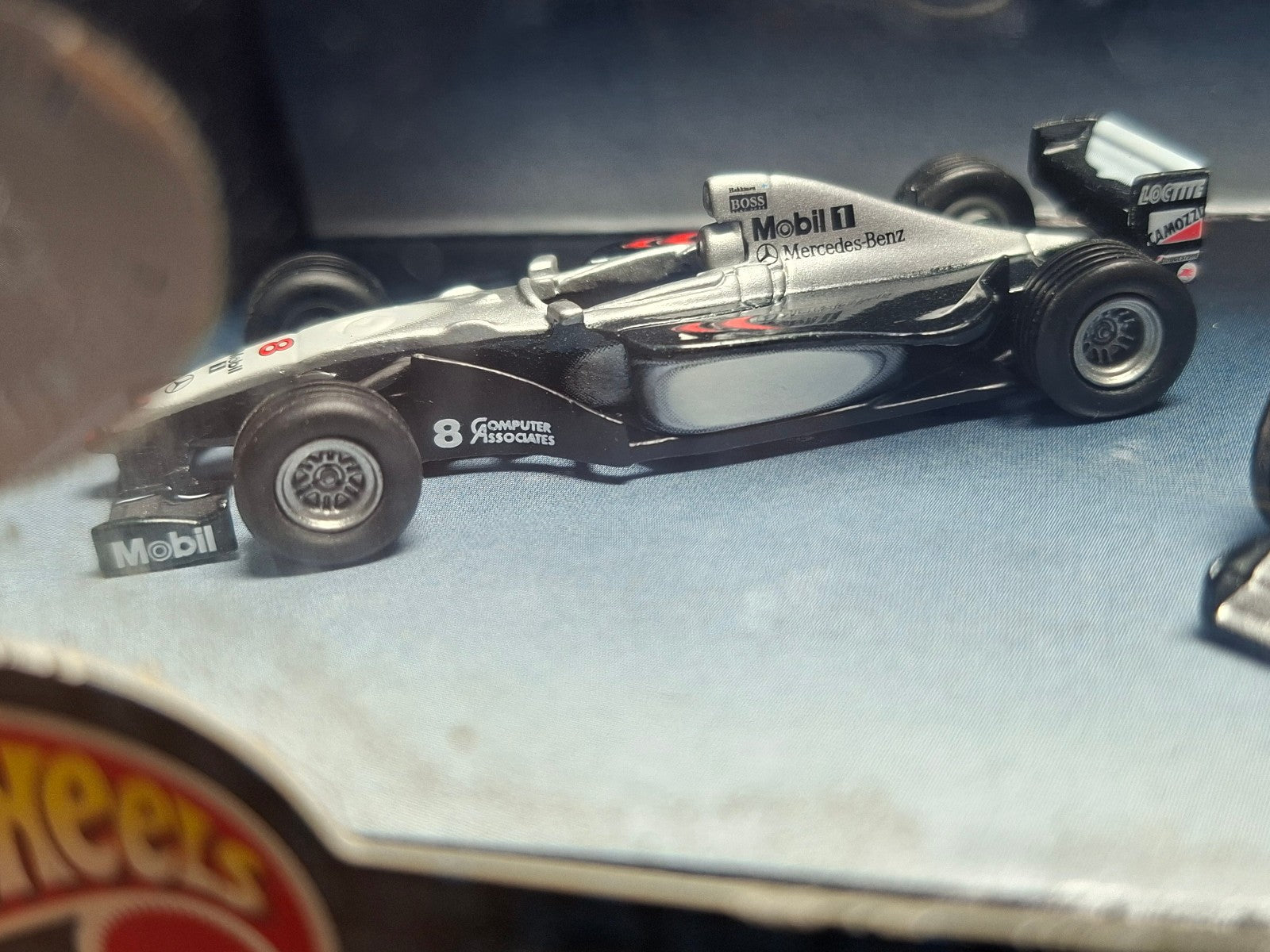 Hot Wheels 1999 world champions McLaren Mercedes MP4/13 (NG63)