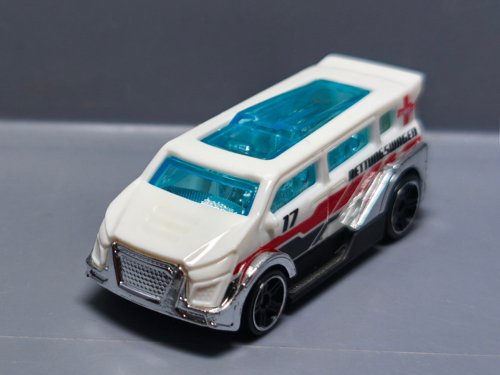Hot Wheels 2014 mainline 015 Speedbox  (A03)