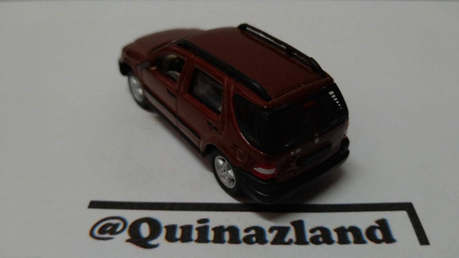 Hongwell 1/72  Mercedes benz M Class (A18)