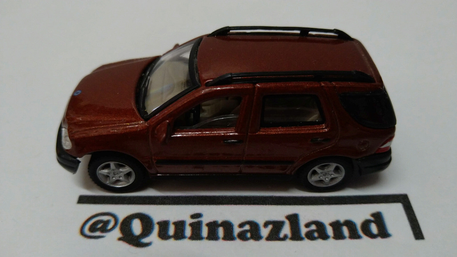 Hongwell 1/72  Mercedes benz M Class (A18)