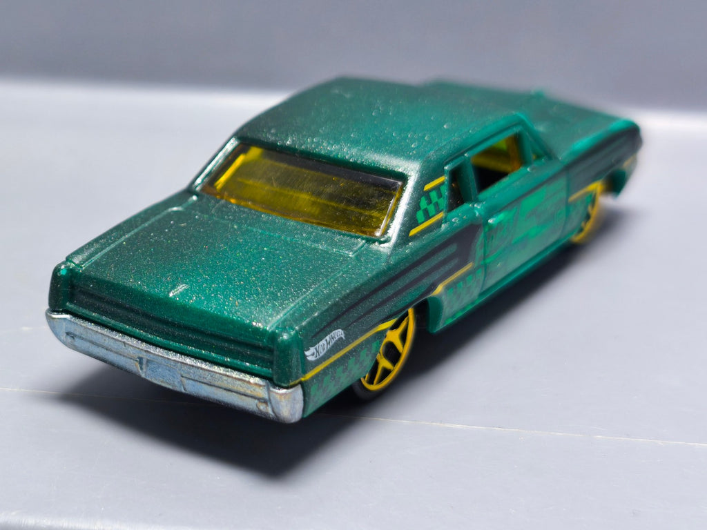 Hot Wheels 2014 colour shifters  64 pontiac gto  (A03)
