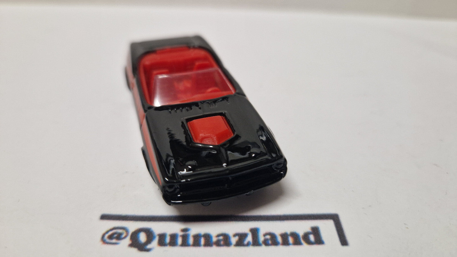 Hot Wheels 2003 decades exclusive target 1970 plymouth barracuda   (A34)