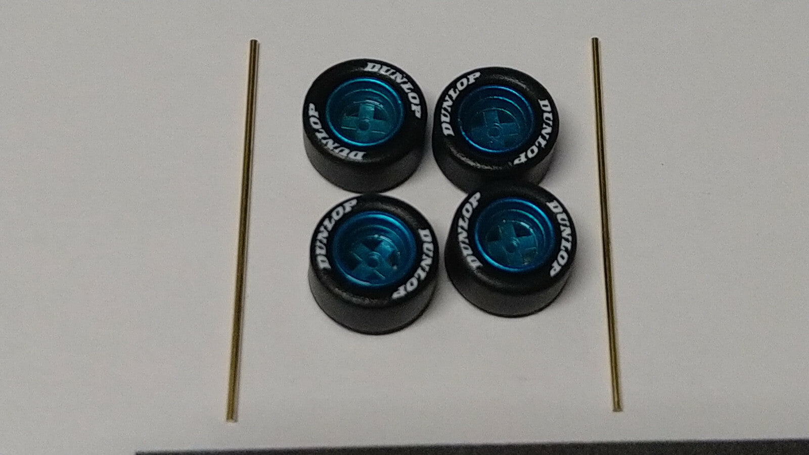 Set de jantes Dunlop bleu 4 branches pneu gomme pour Custom (ET)