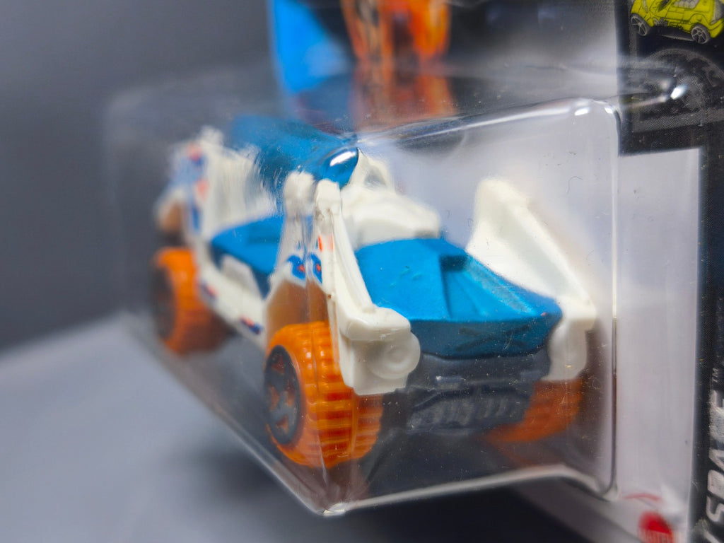 Hot Wheels Bot wheels  2021-173 (NP18)