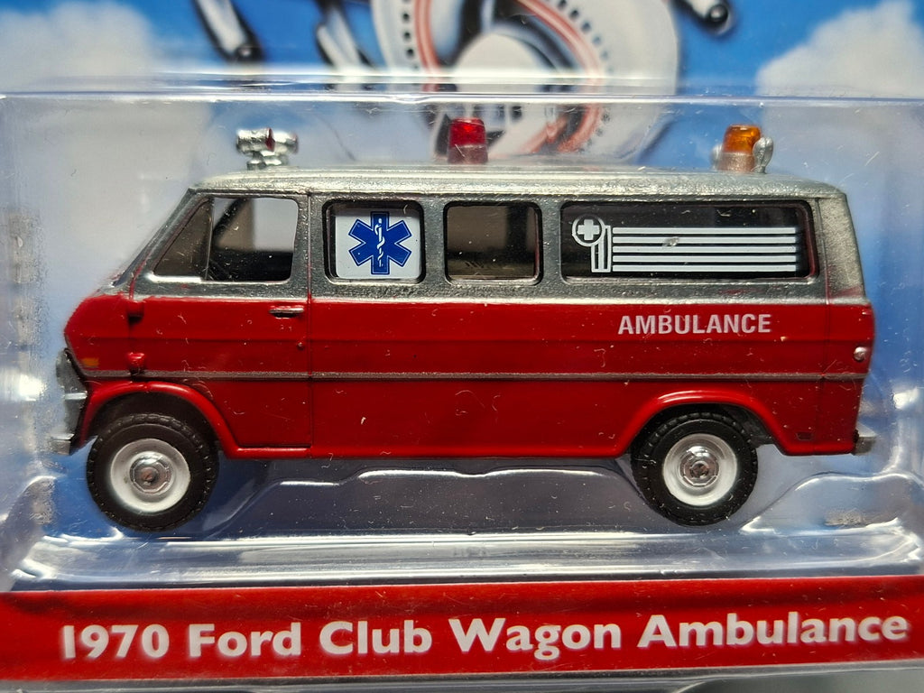 Greenlight Hollywood  1970 Ford Club Wagon Ambulance Airplane Chase  (NG29)