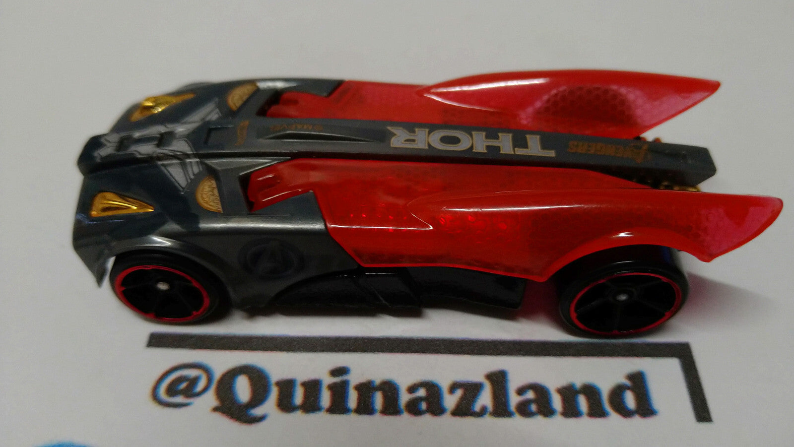 Hot Wheels 2015 avengers  Buzz bomb (A10)
