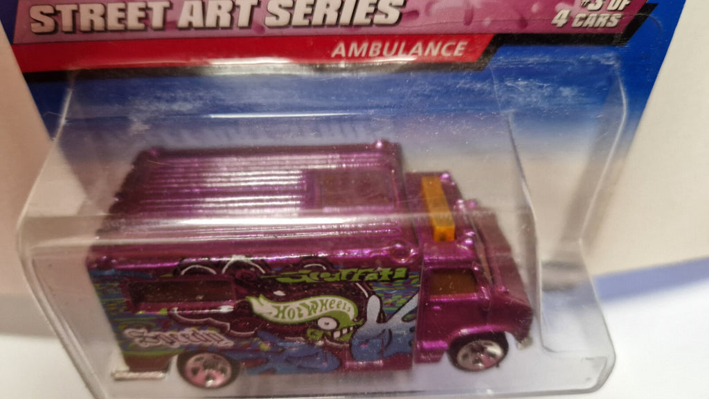 Hot Wheels Ambulance version 5SP  1999-951  (NP24)
