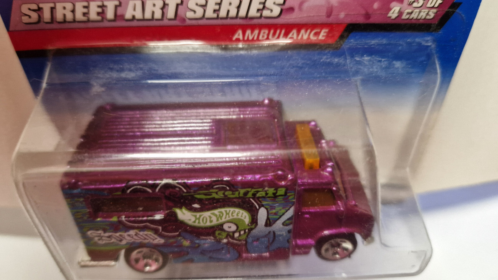 Hot Wheels Ambulance version 5SP  1999-951  (NP24)