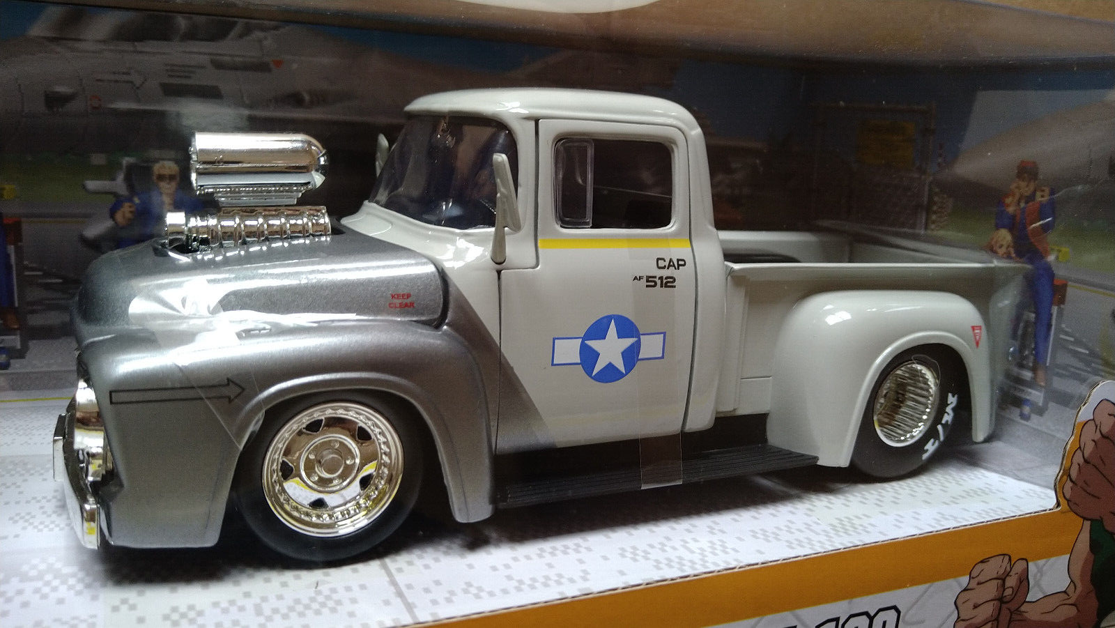 Jada 1/24 STREET FIGHTER  Guile & 1956 Ford F-100 (ET)