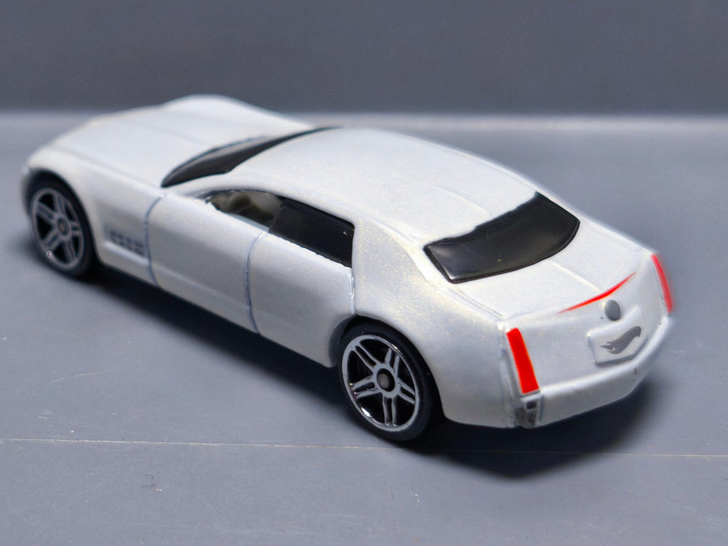 Hot Wheels Cadillac sixteen 2006-116   (A37)