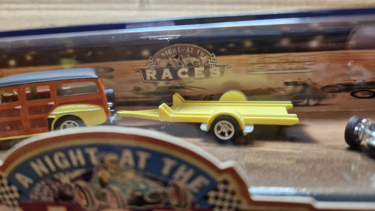Hot wheels 2000 night at the race 48 Ford woodie, sprint car et trailer (CT08)