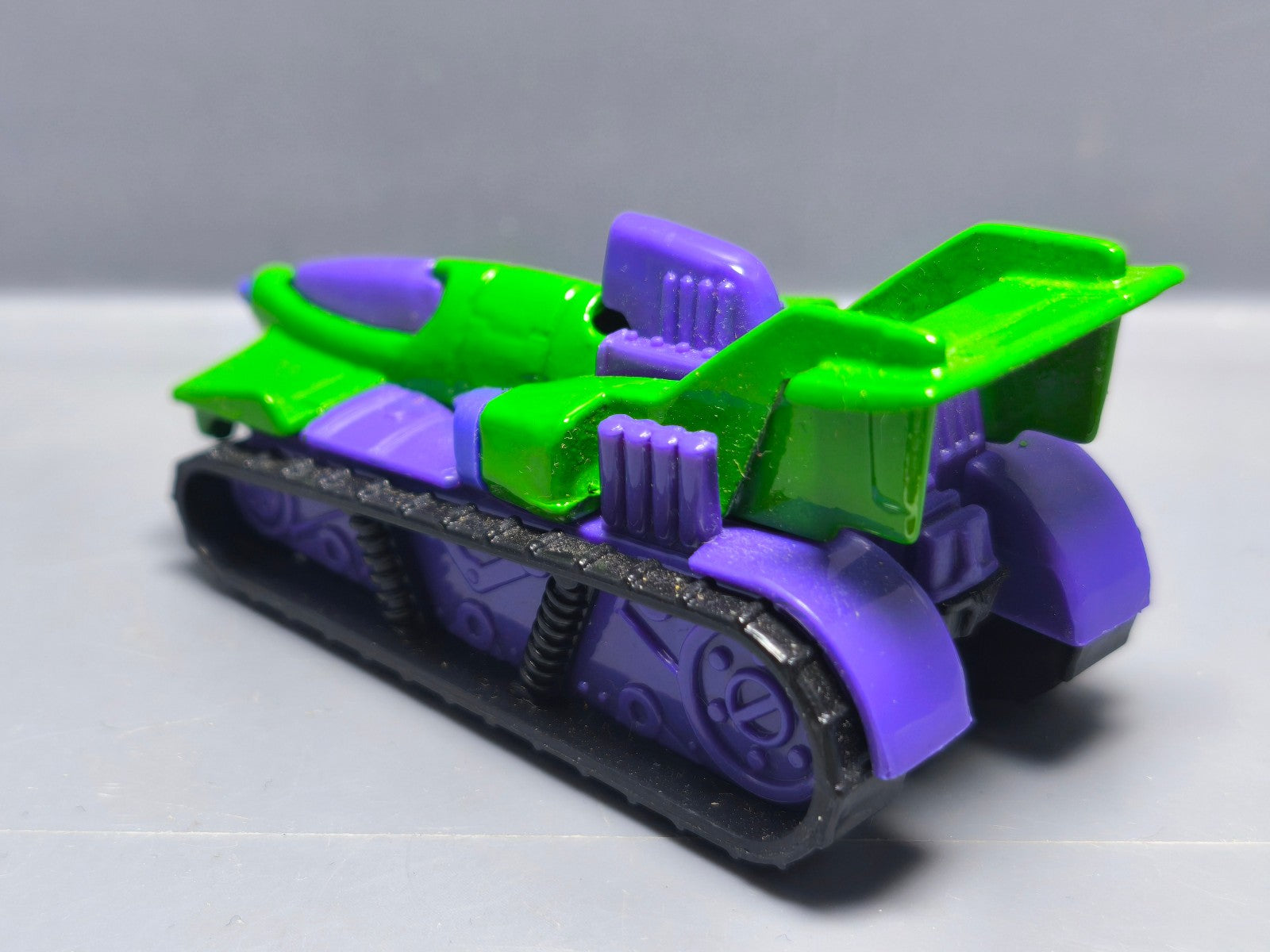 Hot Wheels 1996 mainline 205 Treadator version verte foncée  (A36)