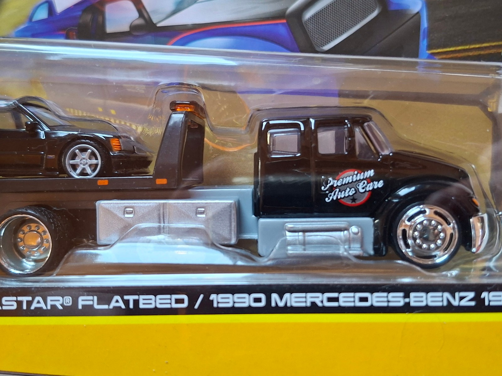 Maisto Design International Durastar Flatbed / 1990 Mercedes-Benz 190E (C6)