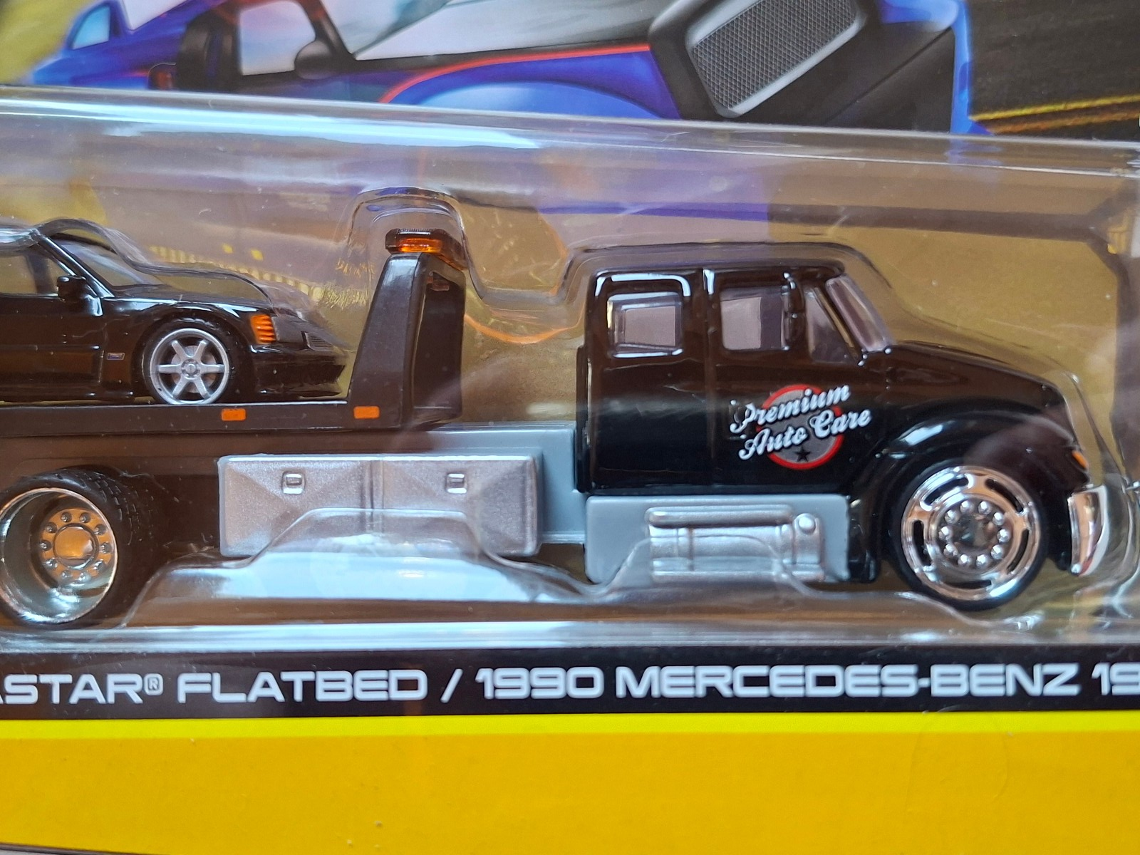 Maisto Design International Durastar Flatbed / 1990 Mercedes-Benz 190E (C6)