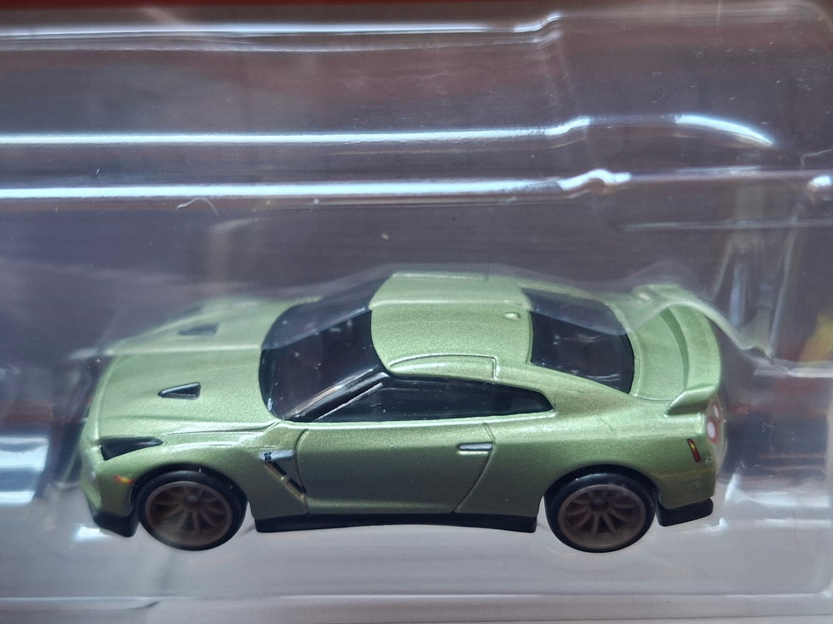 Hot Wheels  premium 2 pack Nissan GT-R Nismo GT3 / Nissan GT-R (R35) (CT12)