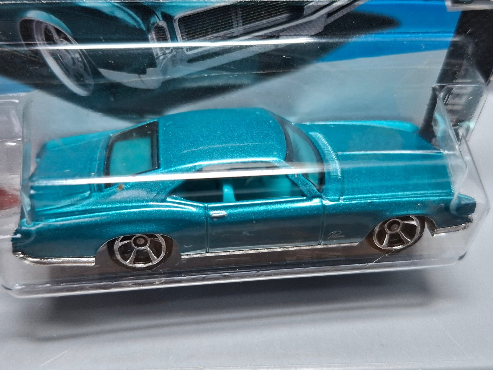 Hot Wheels '66 Buick Riviera   2025-050  (NP02)