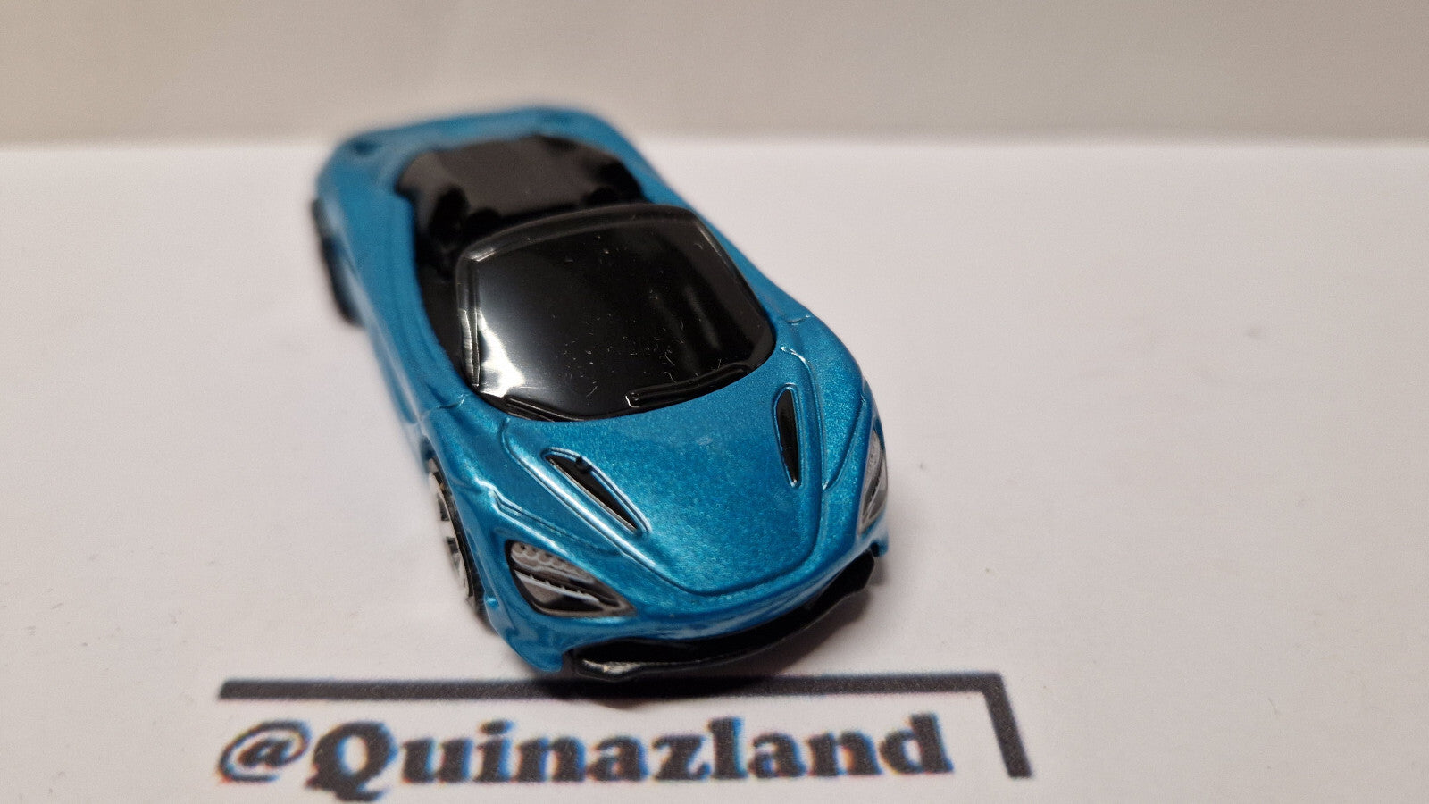 Matchbox  McLaren 720s Spider 2021 -020  (A33)