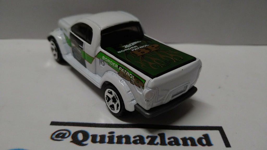 Hot Wheels Dodge Power Wagon 2002-114 (A14)