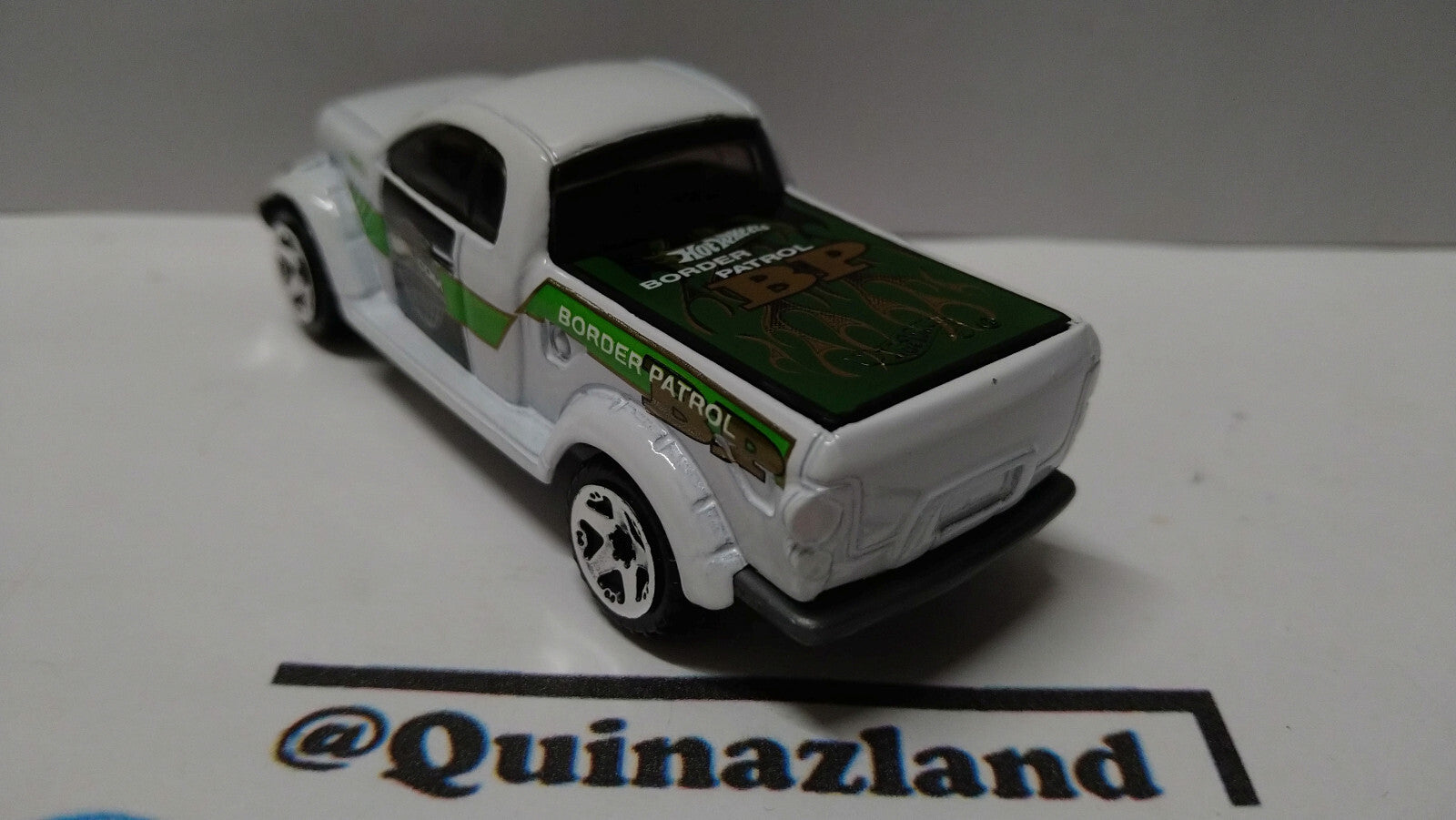 Hot Wheels Dodge Power Wagon 2002-114 (A14)