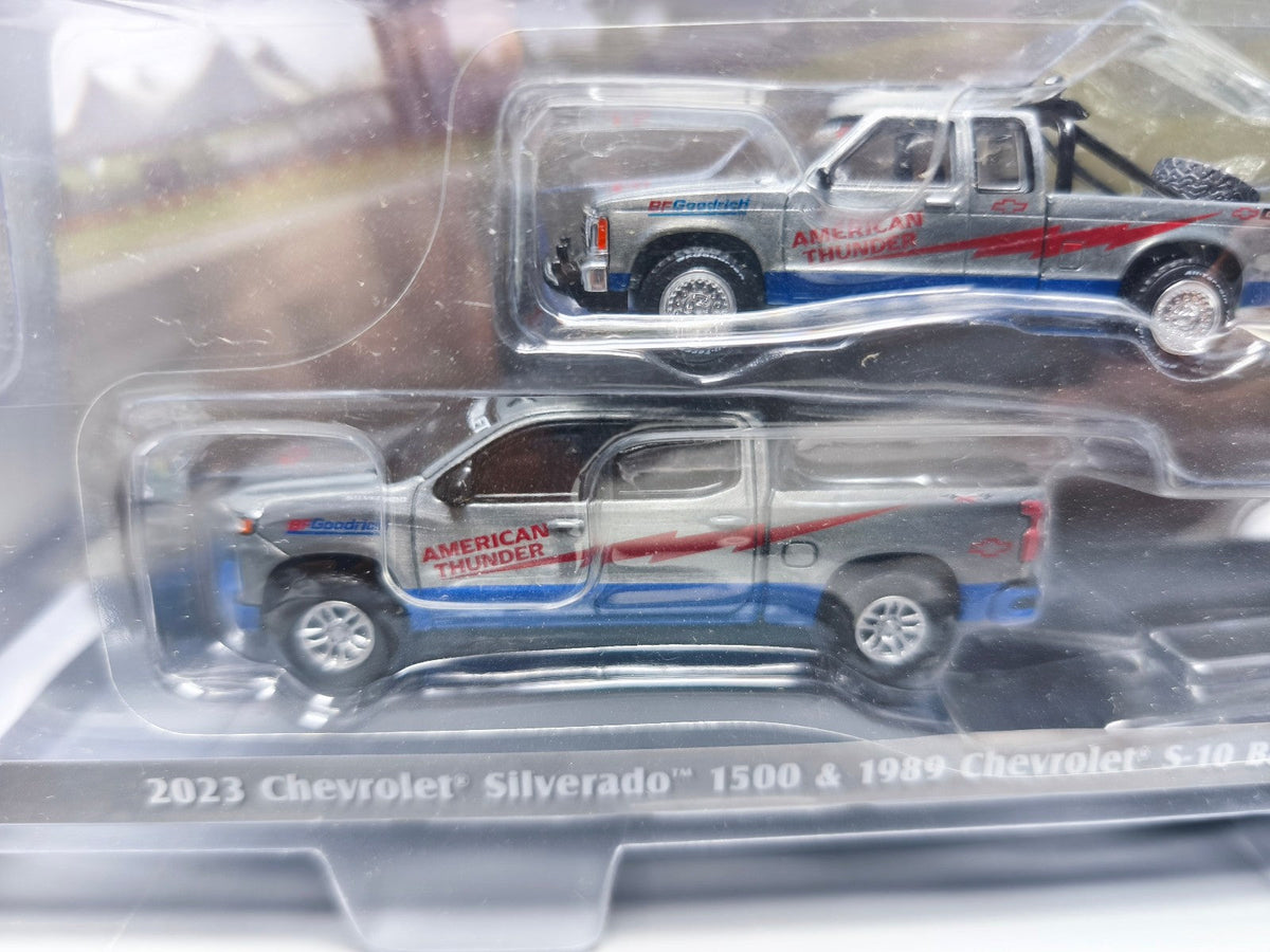 Greenlight Racing Hitch & Tow American Thunder '23 Chevrolet Silve Chase (CT03)
