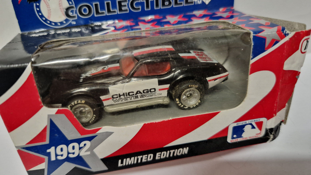 Matchbox 1992 white rose collectibles MLB chevrolet corvette Chicago   (CP15)