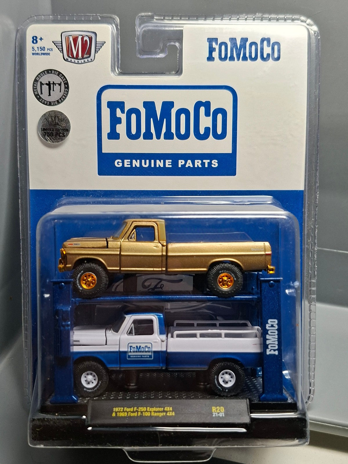 M2 Machines Auto Lift Pack '69 Ford F-100 Ranger & '72 Ford Fomoco Chase (NG41)