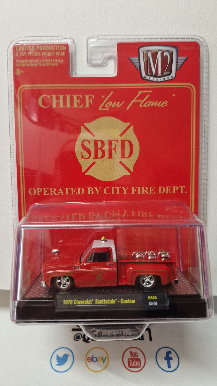 M2 Machines Chief Low Flame SBFD 1976 Chevrolet Scottsdale Custom (NG16)