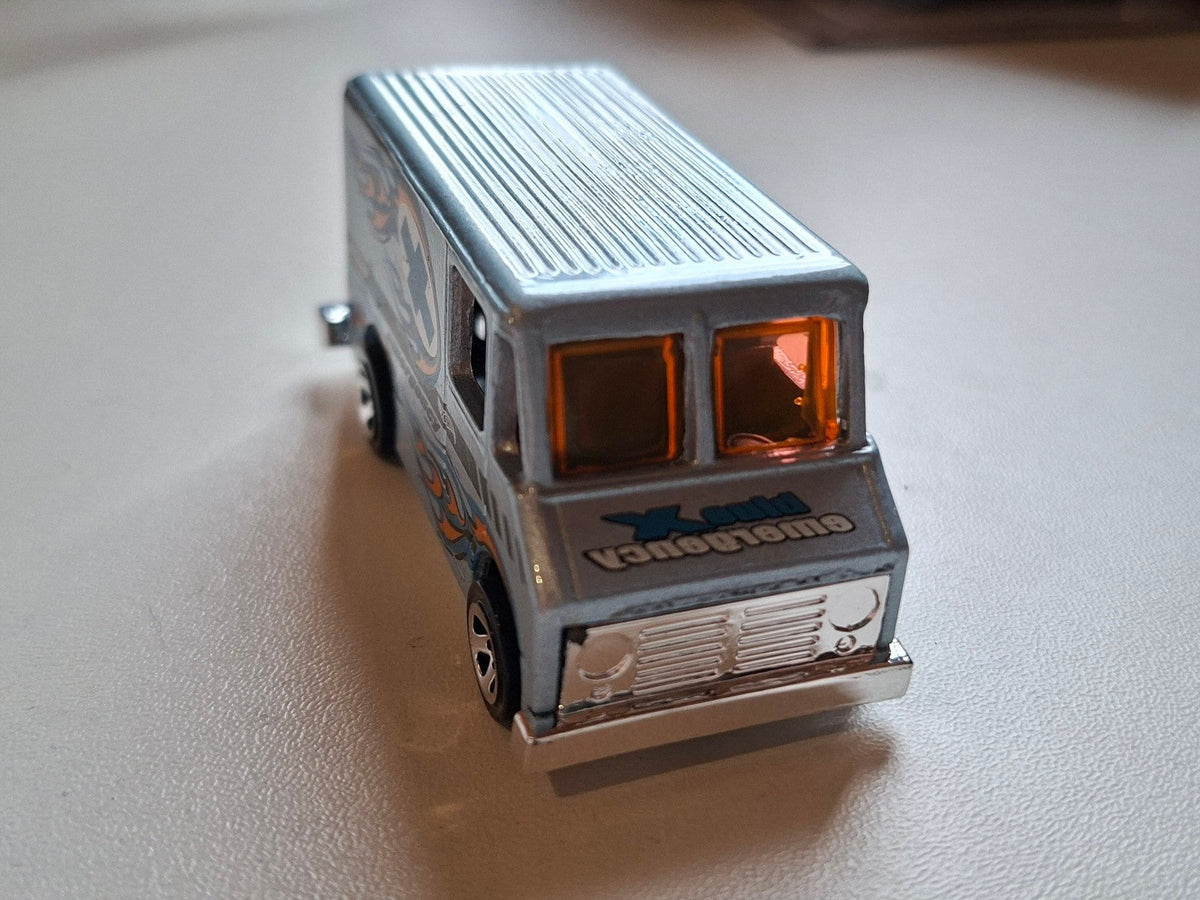 Hot Wheels 2001 multipack Delivery Van     (DV013)