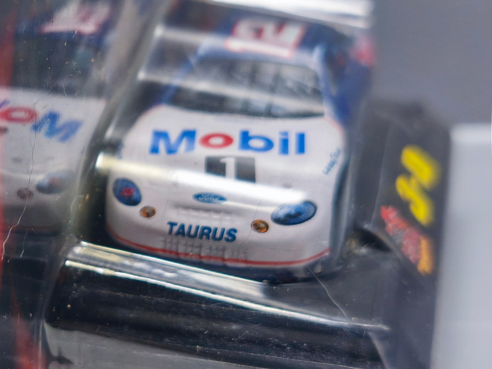 Racing Champions 1999 the originals 3D Ford taurus jeremy mayfield #12  (NG52)