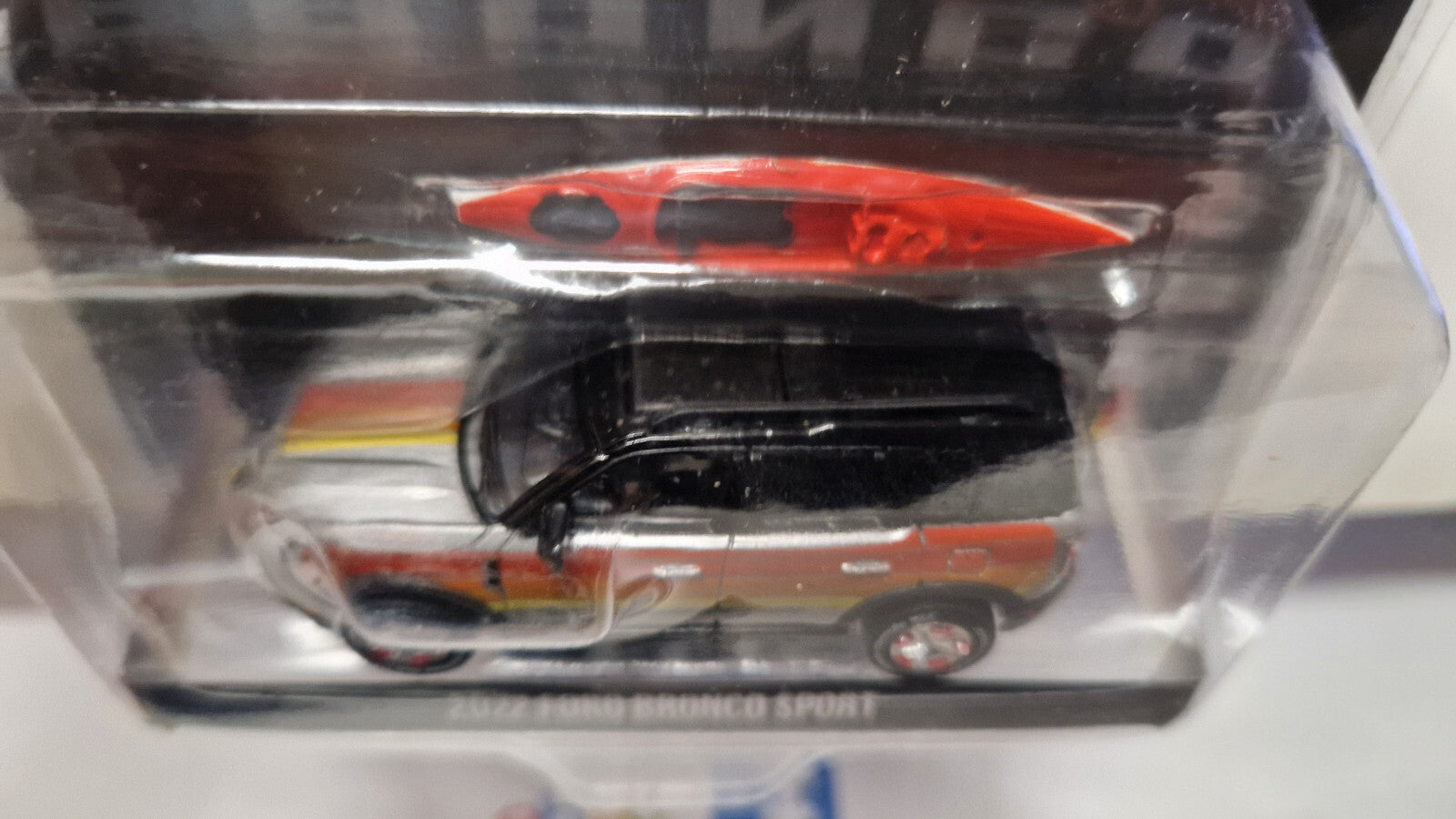 Greenlight Free Wheelin' Bronco Sport with Rooftop Kayak 2022 Ford Bronco (NG36)