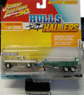 Johnny Lightning Pack Hulls & Haulers 1965 Ford Ranchero  & Fishing Boat (CT03)