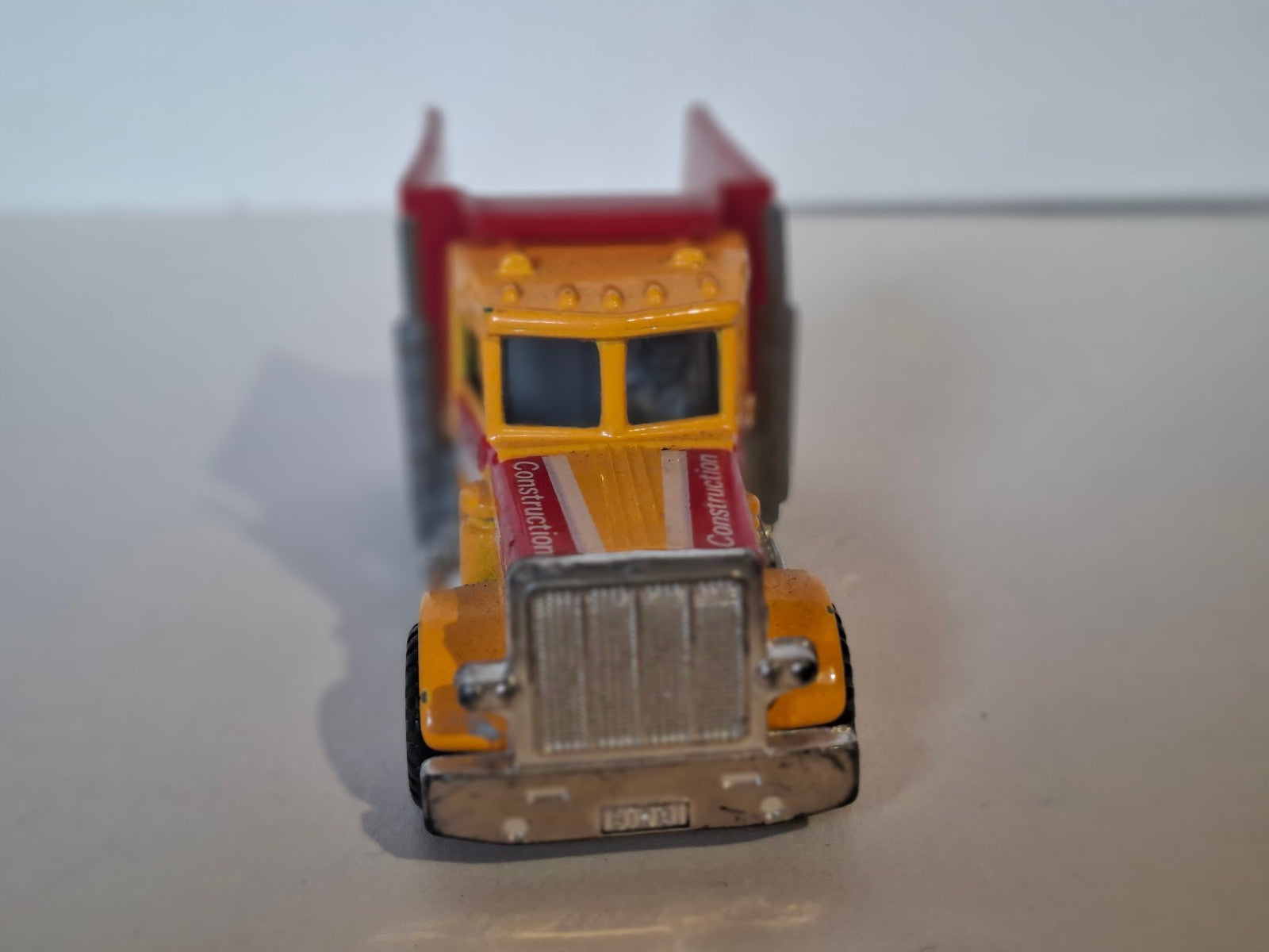 Matchbox Peterbilt dump truck    (A02)