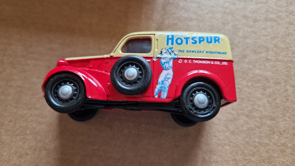 Corgi 1/43 Comic classics Ford popular van limitée à 7500 exemplaires (CT05)
